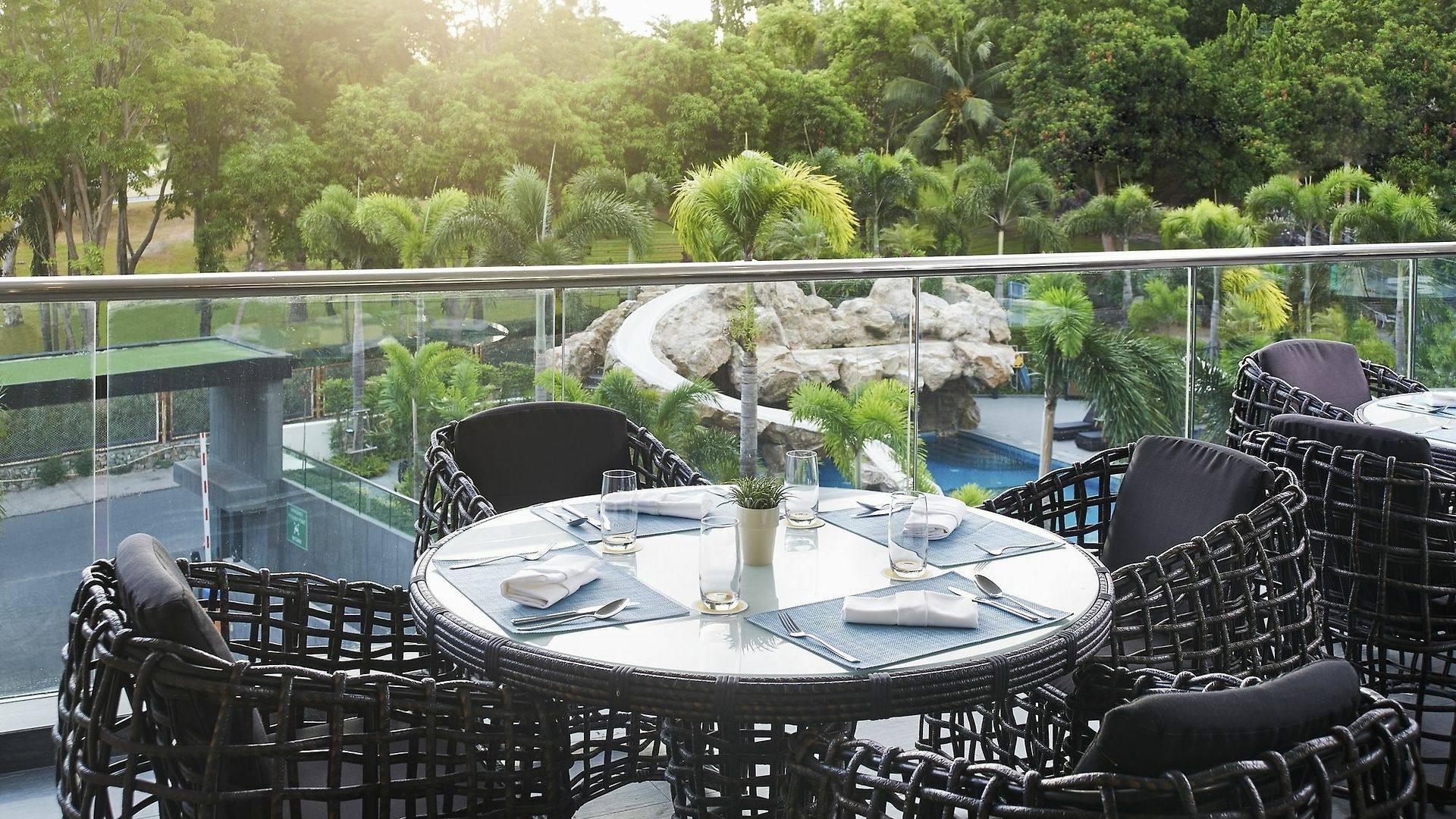โรงแรม Amari Residences 5*