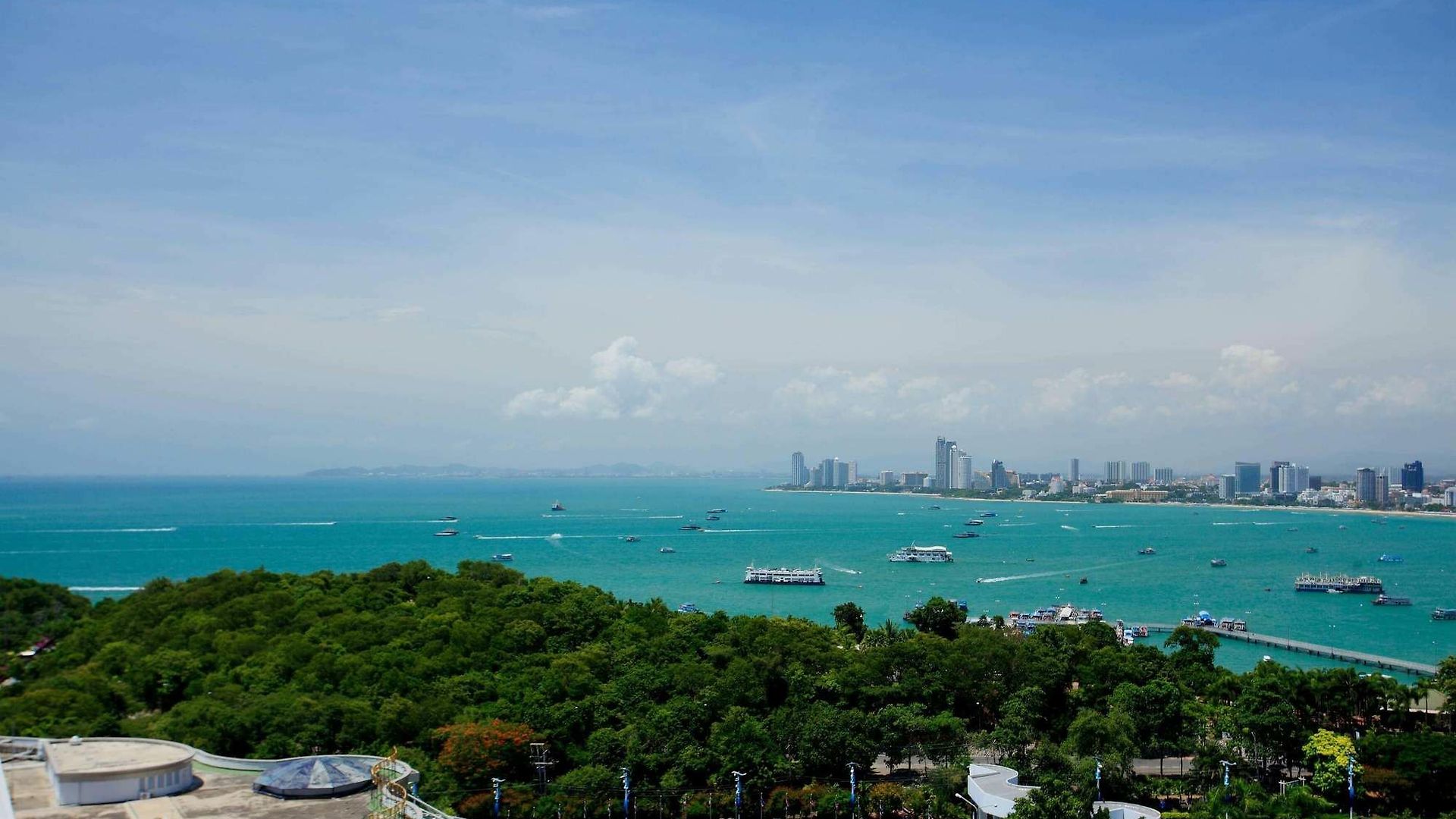โรงแรม Amari Residences 5*