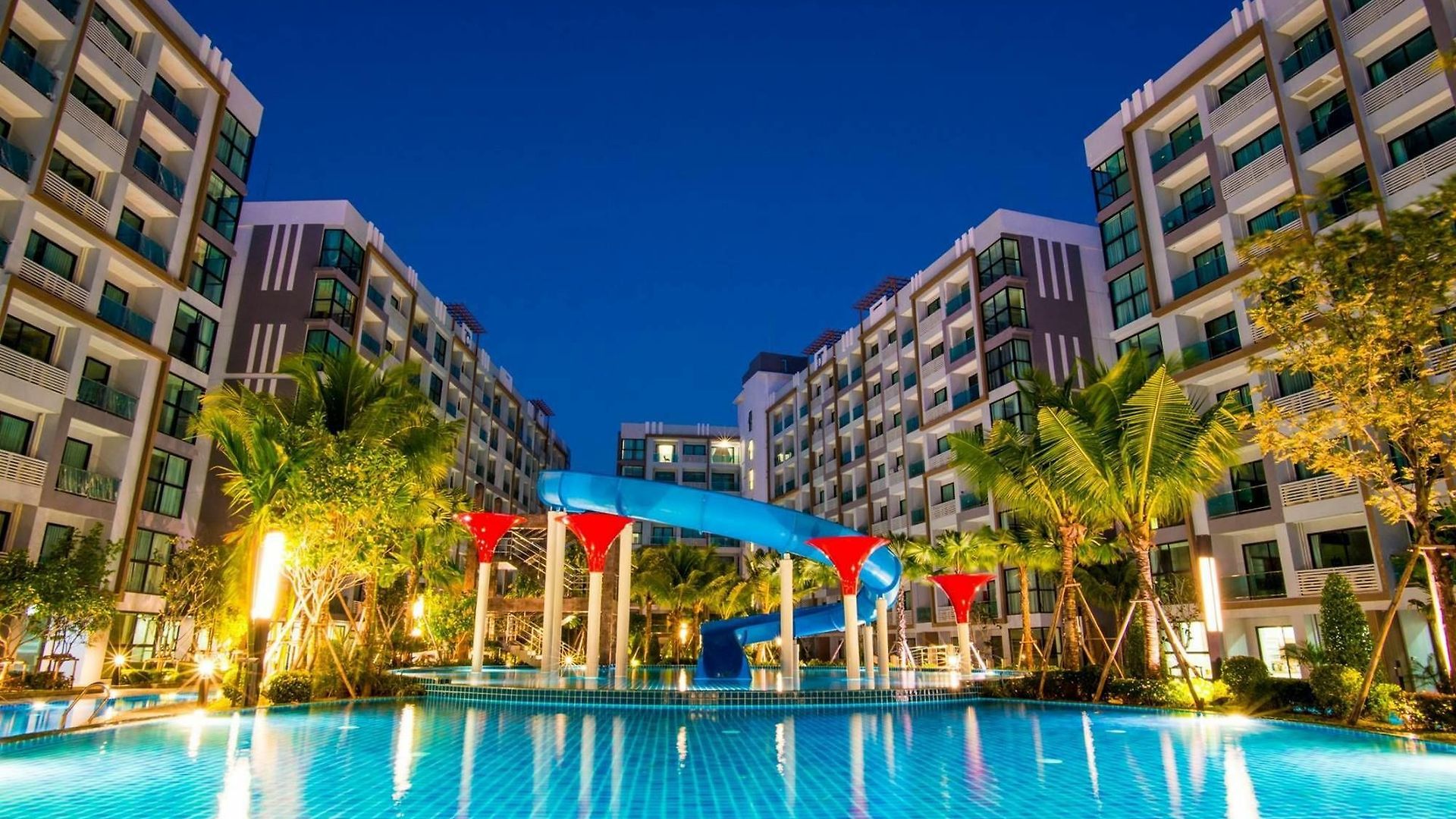 Tropical Pool View Free Electric Wifi Resort Pattaya