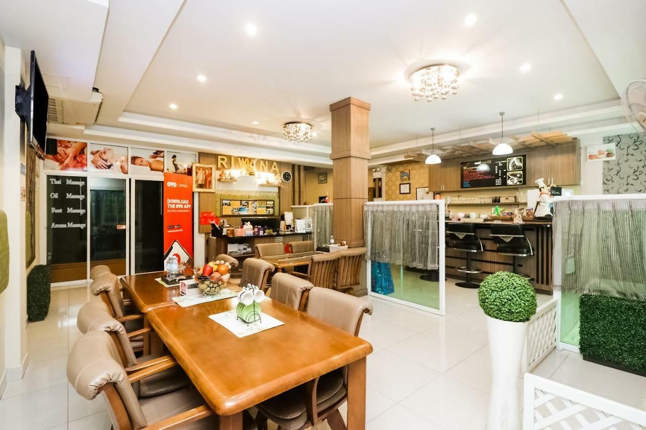 โรงแรม Oyo 146 Rivana Boutique By Sandara