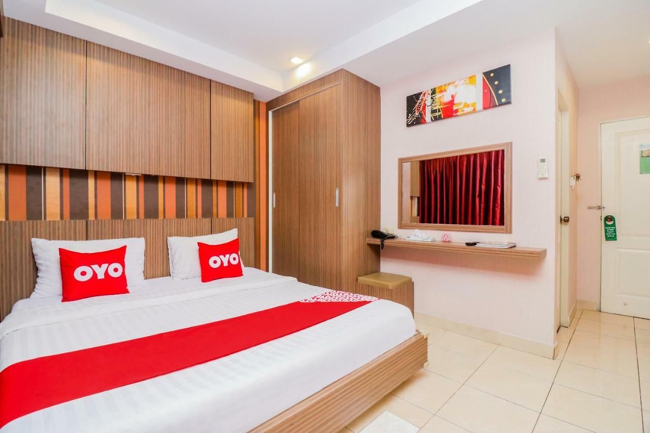โรงแรม Oyo 146 Rivana Boutique By Sandara