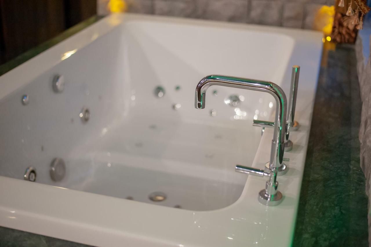 โรงแรม Castle Suites Pattaya