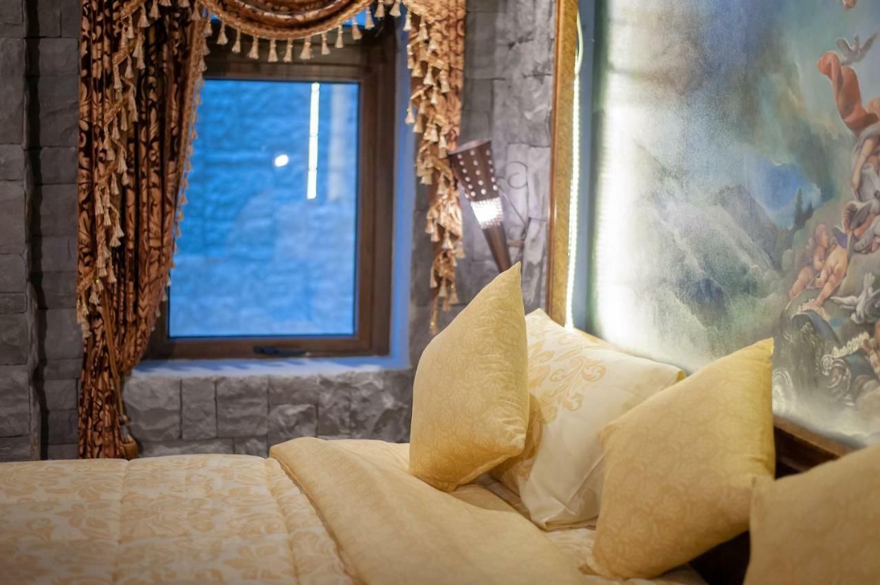 Castle Suites โรงแรม