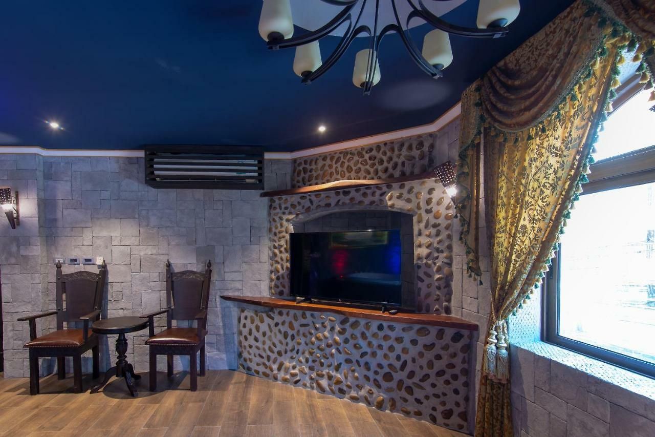 Castle Suites โรงแรม 5*