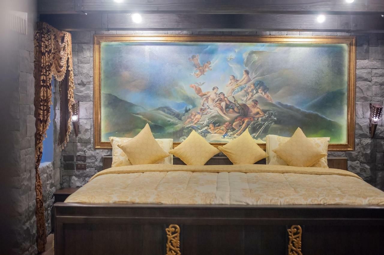 Castle Suites โรงแรม Pattaya