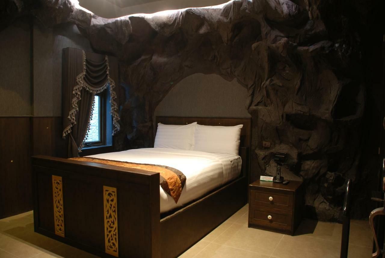 Castle Suites โรงแรม 5*