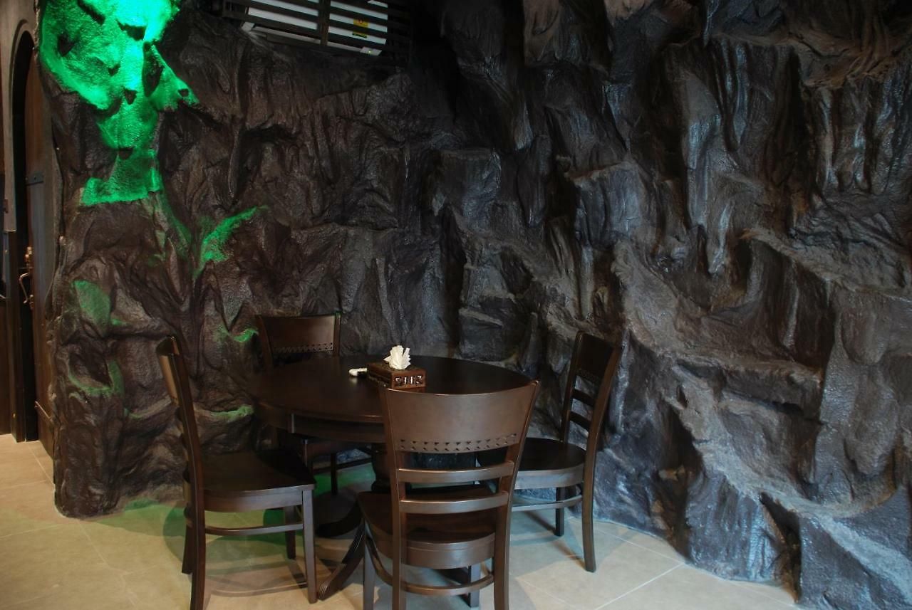 Castle Suites โรงแรม 5*