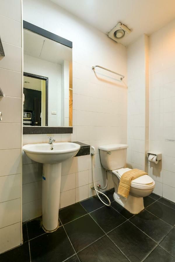 Oyo 273 M Place โรงแรม