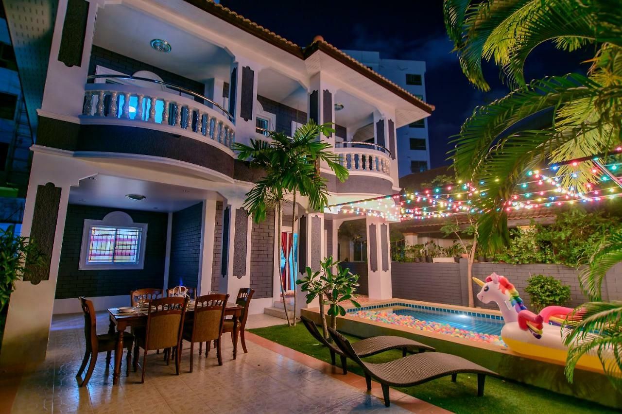 Exquisite Pool D บ้านพัก *