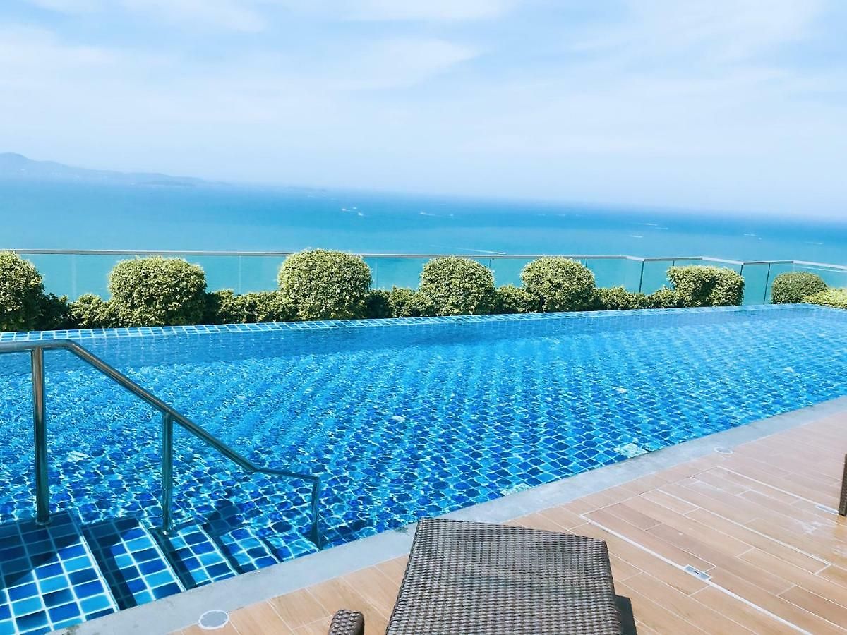 The Peak Towers Apartment