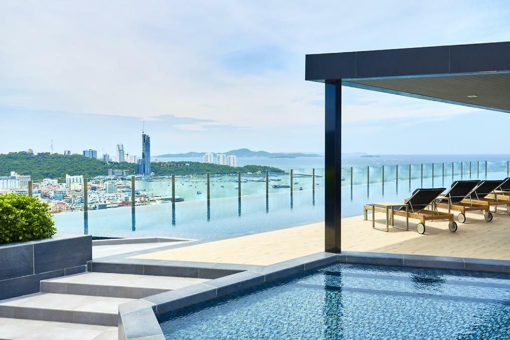 The Base * Pattaya