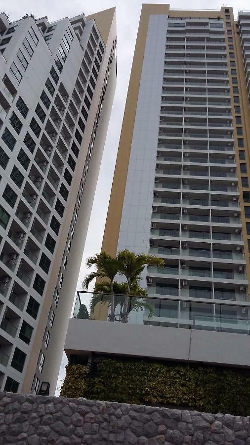 The Peak Towers Sea View อพาร์ทเม้น *