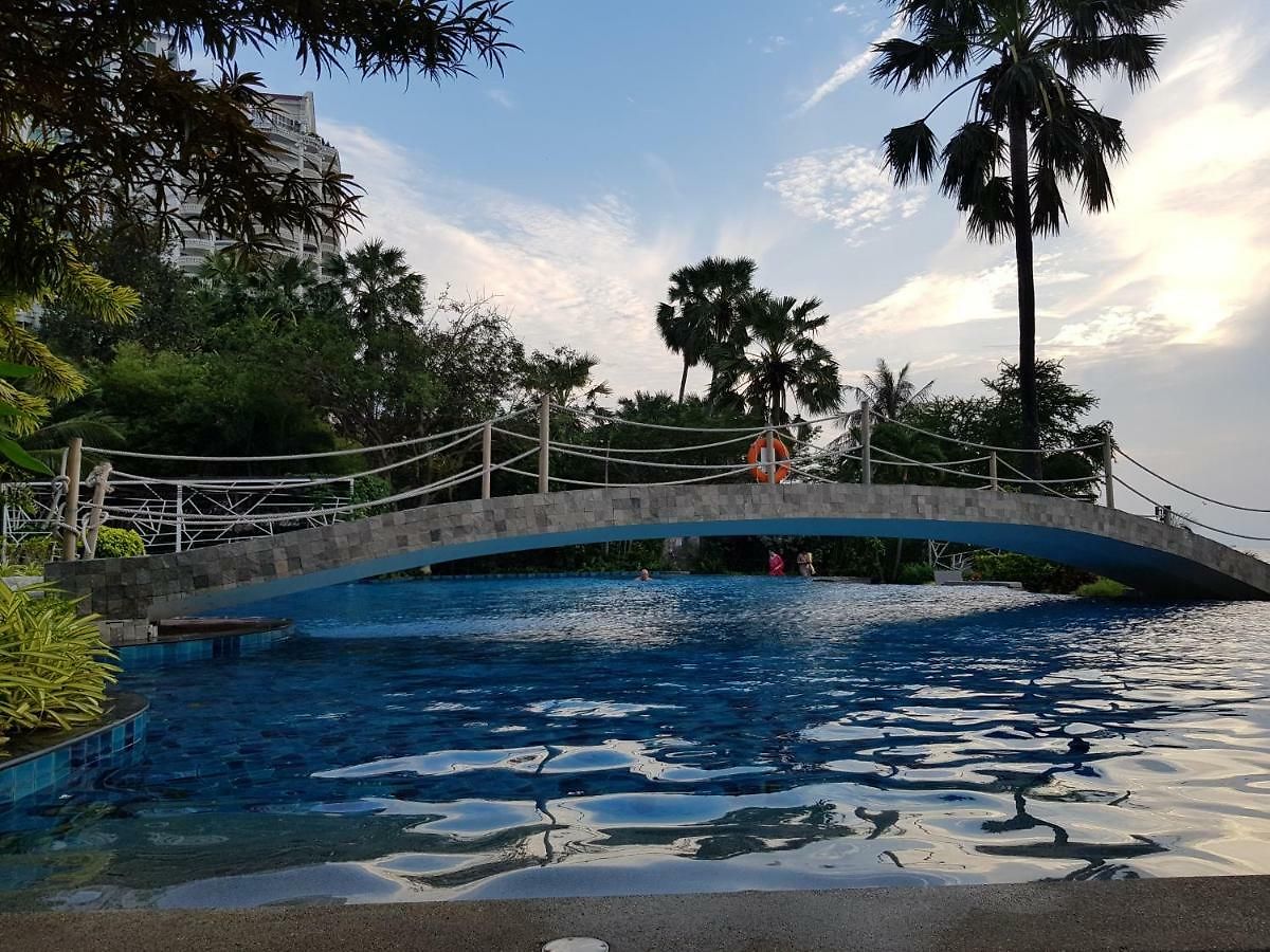 Front At The Palm Wongamat อพาร์ทเม้น Pattaya