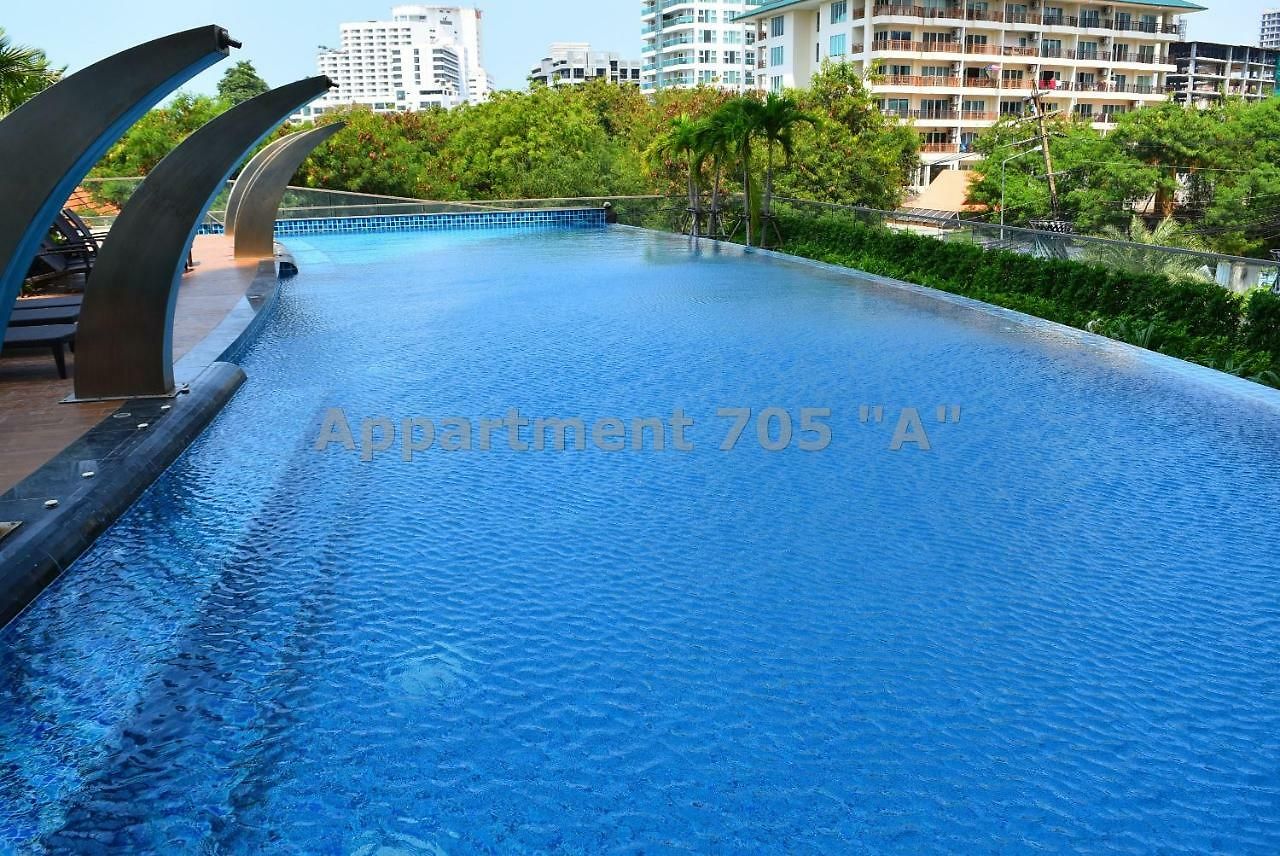 อพาร์ทเม้น The Peak Towers Sea View