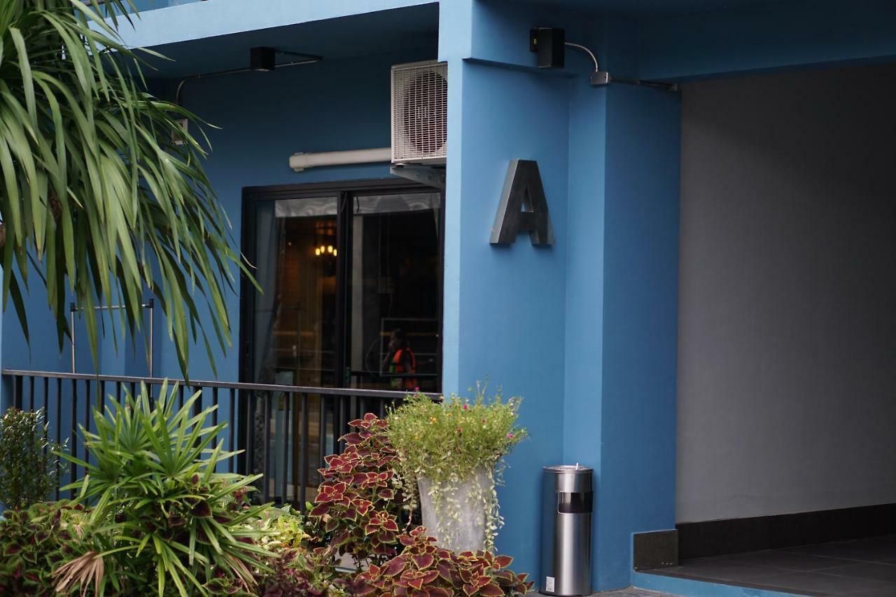 Nine Blue โรงแรม 3*