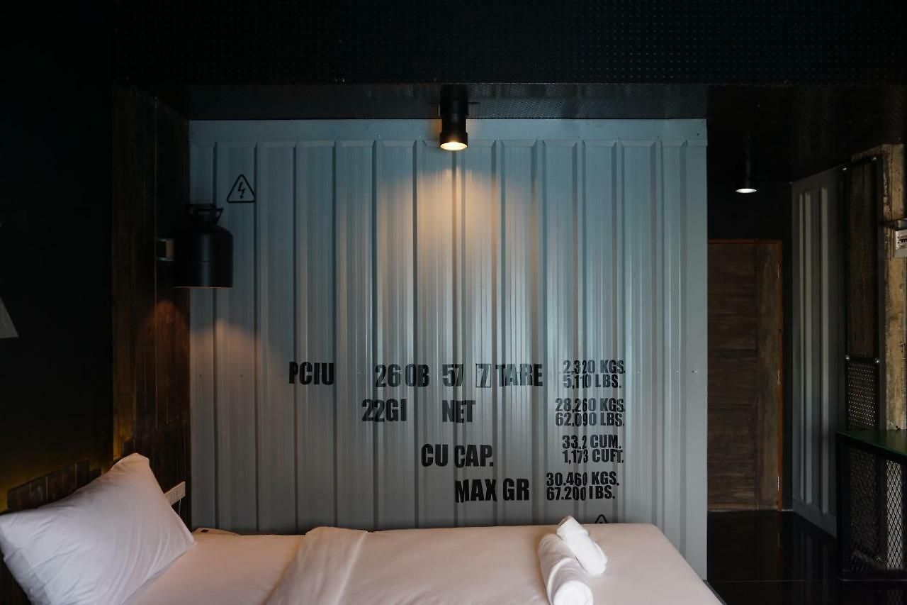 Nine Blue โรงแรม