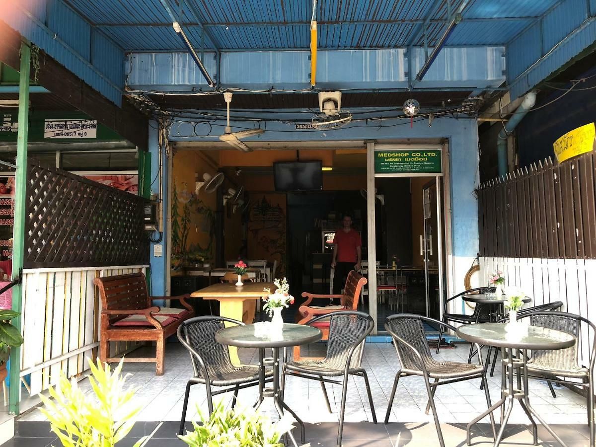 บ้านพัก Crocodile Bar *