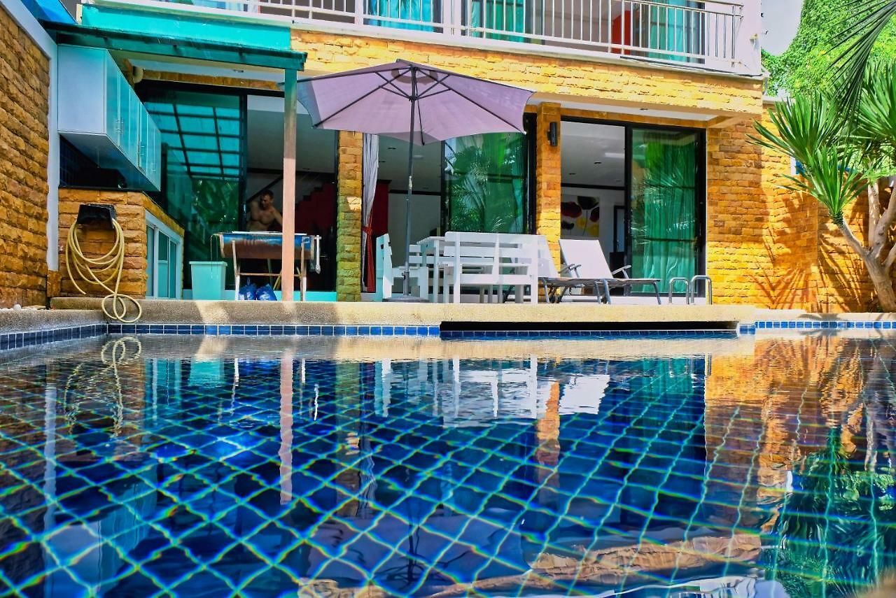 วิลล่า 4poolvillas