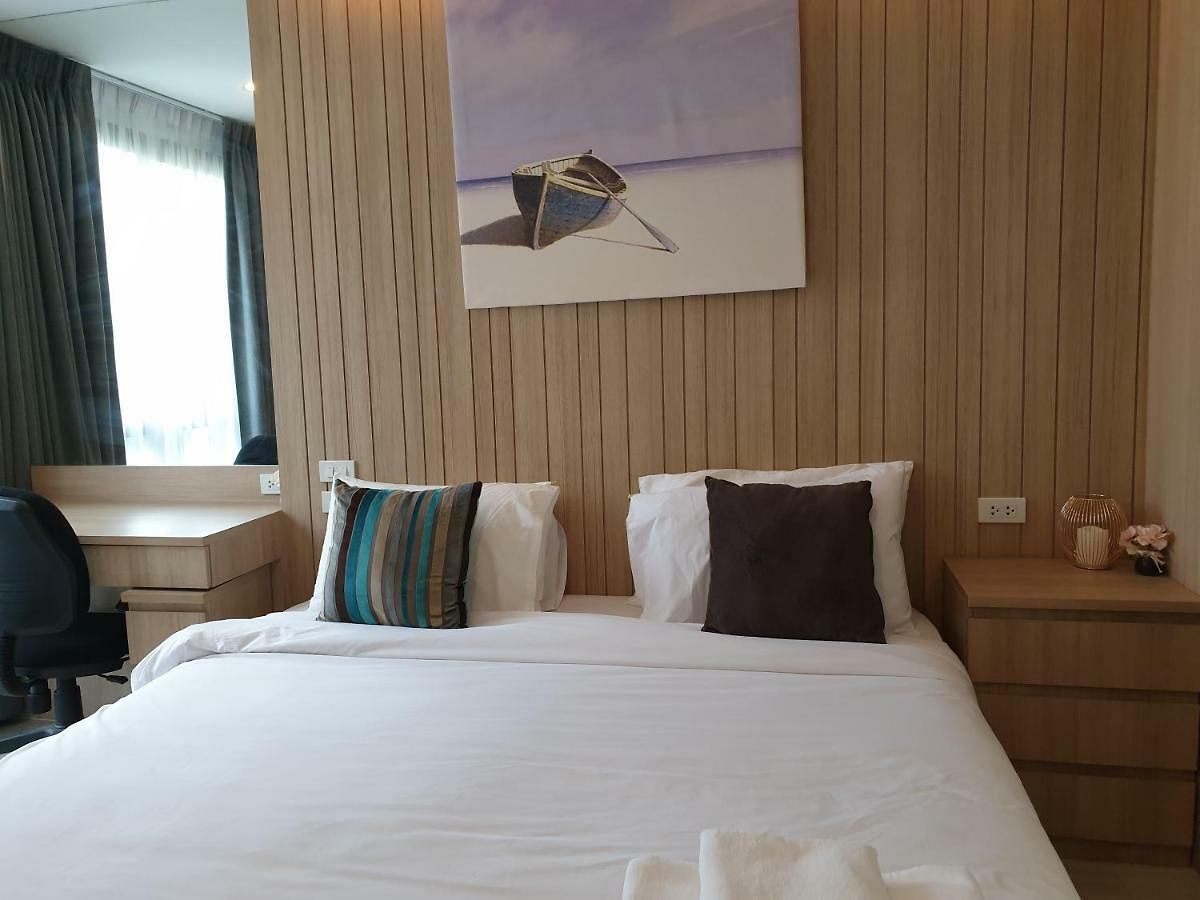Apartment The Chezz By Patsamon Pattaya