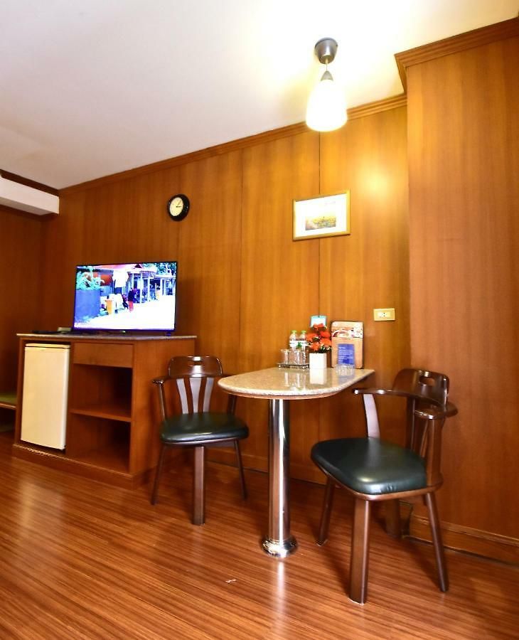 Dynasty โรงแรม