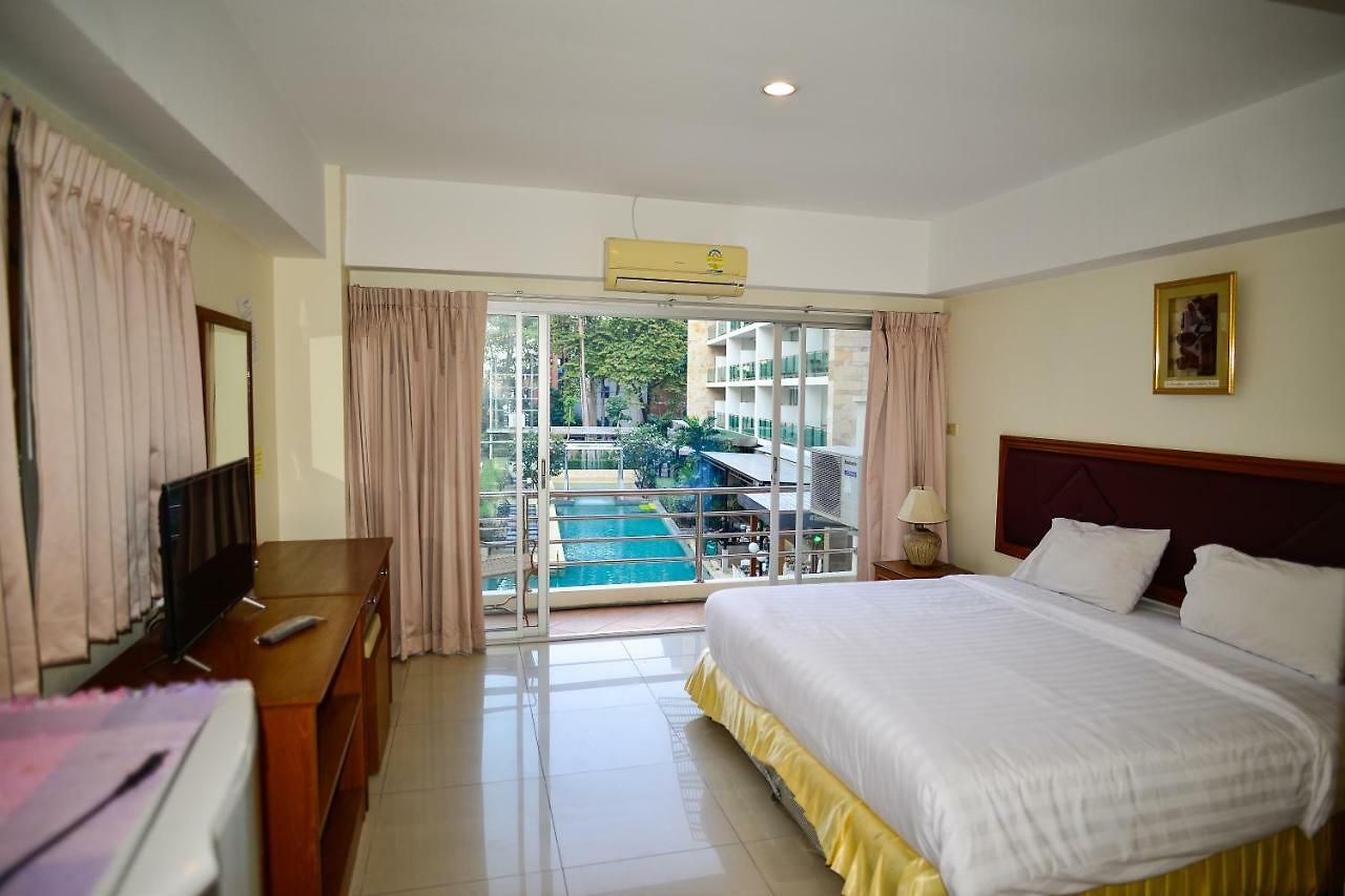 Rajadhani โรงแรม