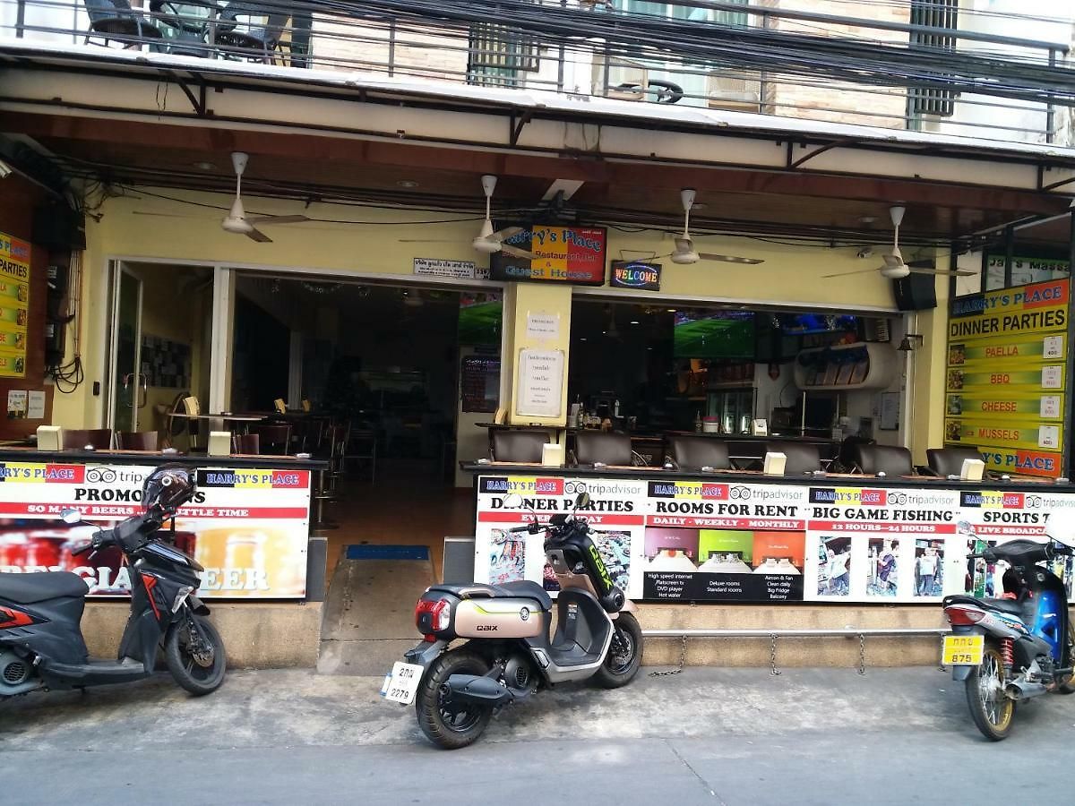 Harry's Place ที่พักพร้อมอาหารเช้า Pattaya