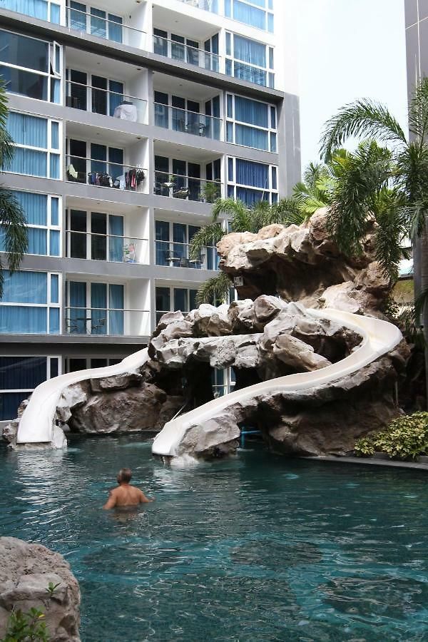 อพาร์ทเม้น Central Pattaya Apartments *