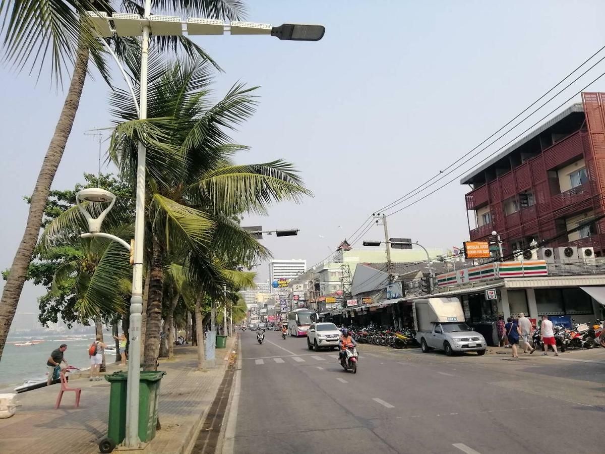 อพาร์ทเม้น Montana Court Pattaya