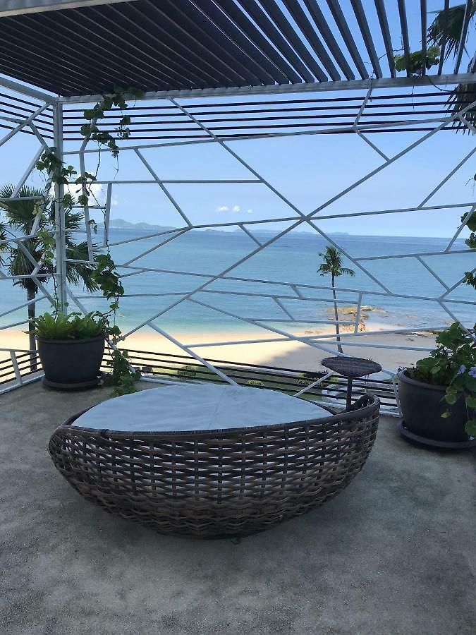 Luxurious Beachfront