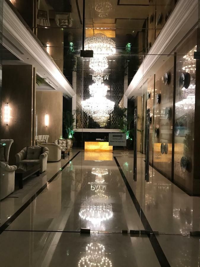 Luxurious Beachfront Apartment
