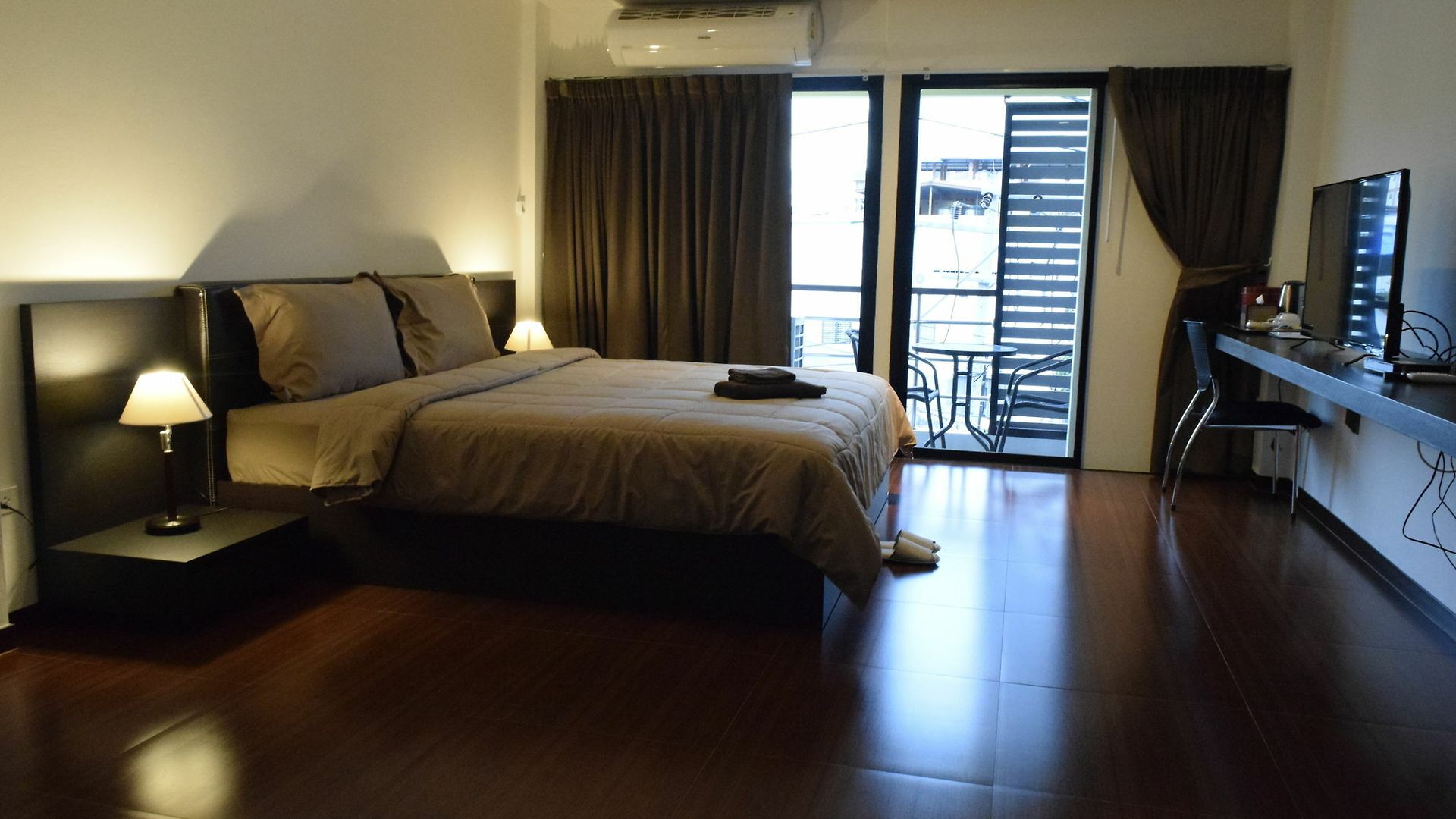 Hideaway And Bar บ้านพัก Pattaya