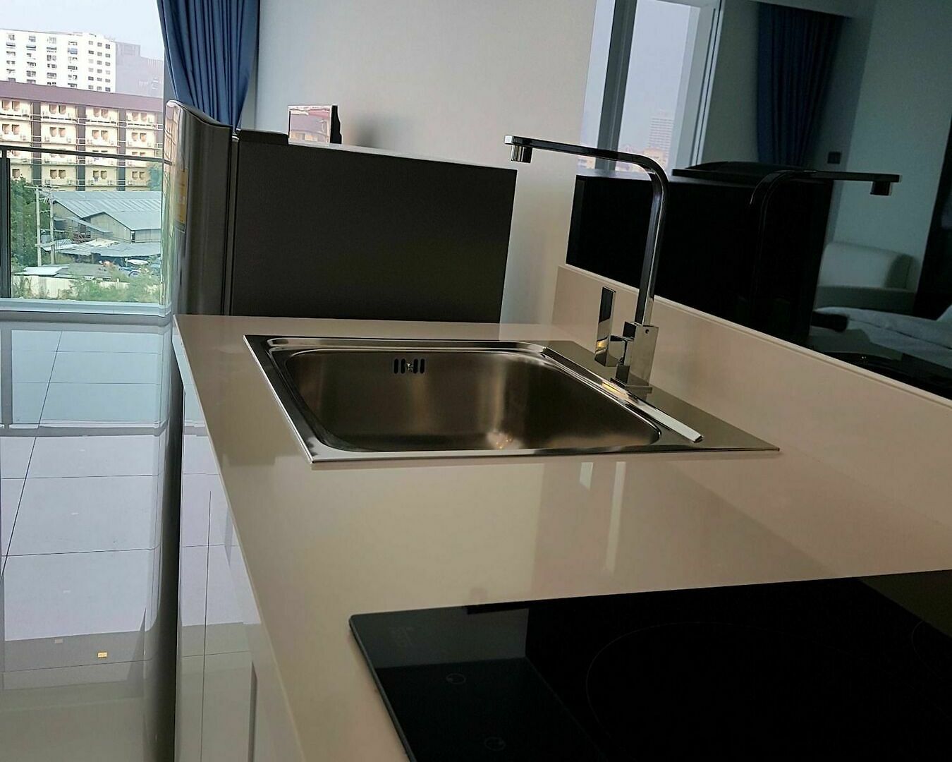 City Center Deluxue Studio 712 โรงแรม