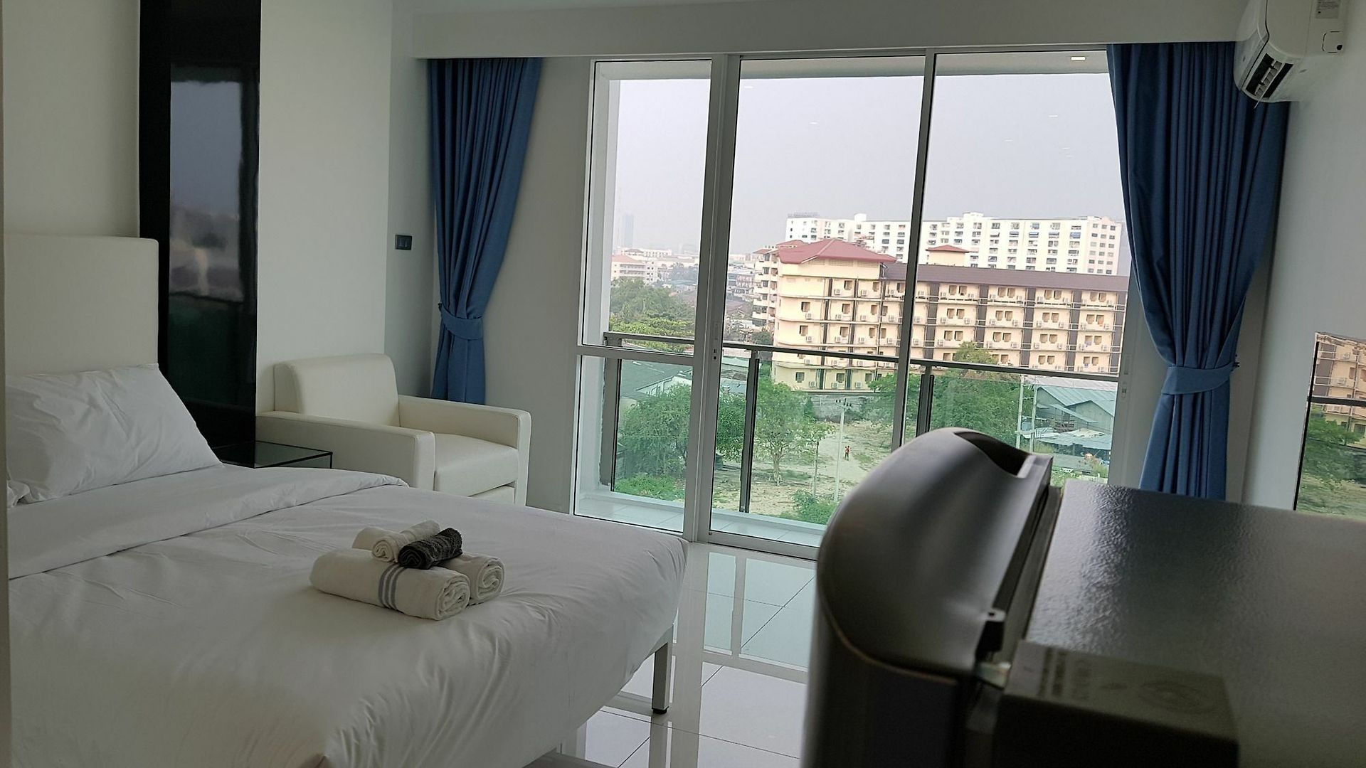 City Center Deluxue Studio 712 โรงแรม