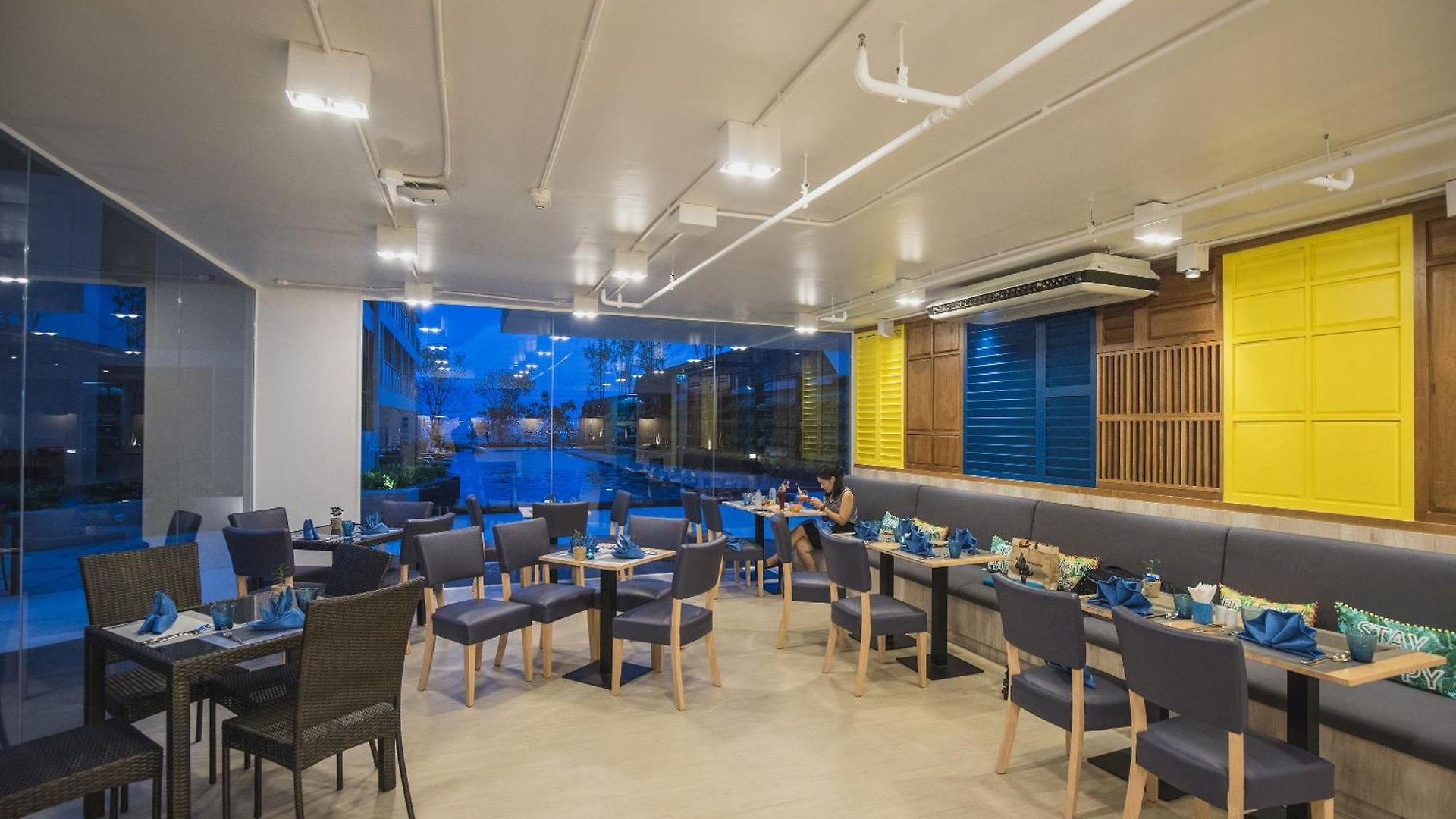 โกลเดน ทิวลิป พัทยา บีช รีสอร์ต โรงแรม