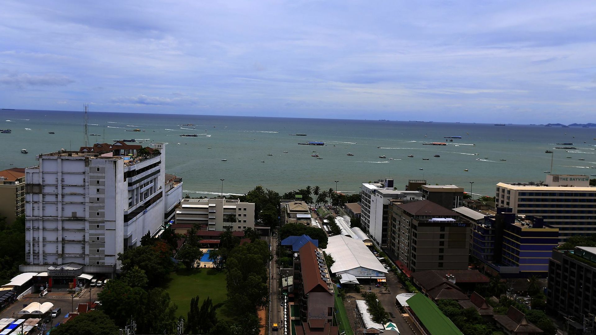 อพาร์ทเม้น The Base
