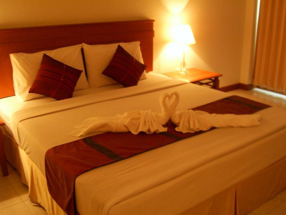 โรงแรม คราวน์พัทยาบีชโฮเทล Pattaya