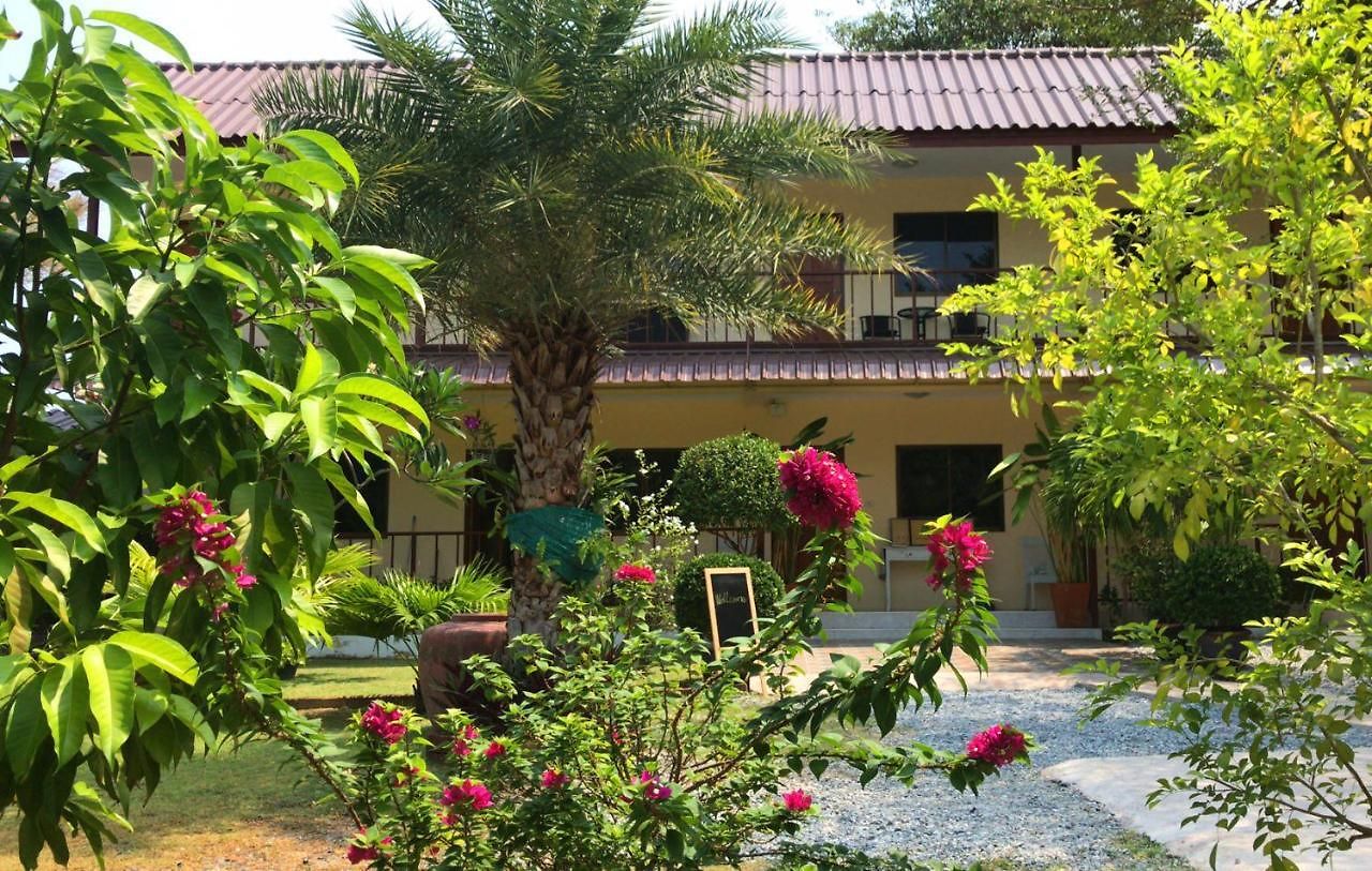 Green Beach โรงแรม