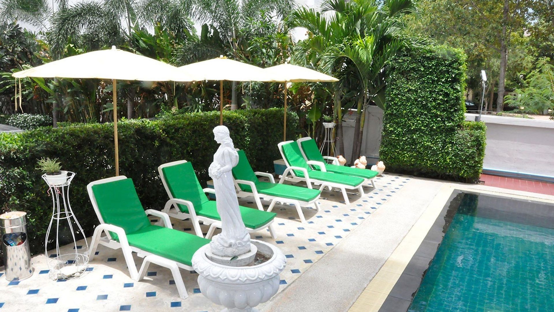 Oyo 75367 Ud Pattaya Hotel 4*