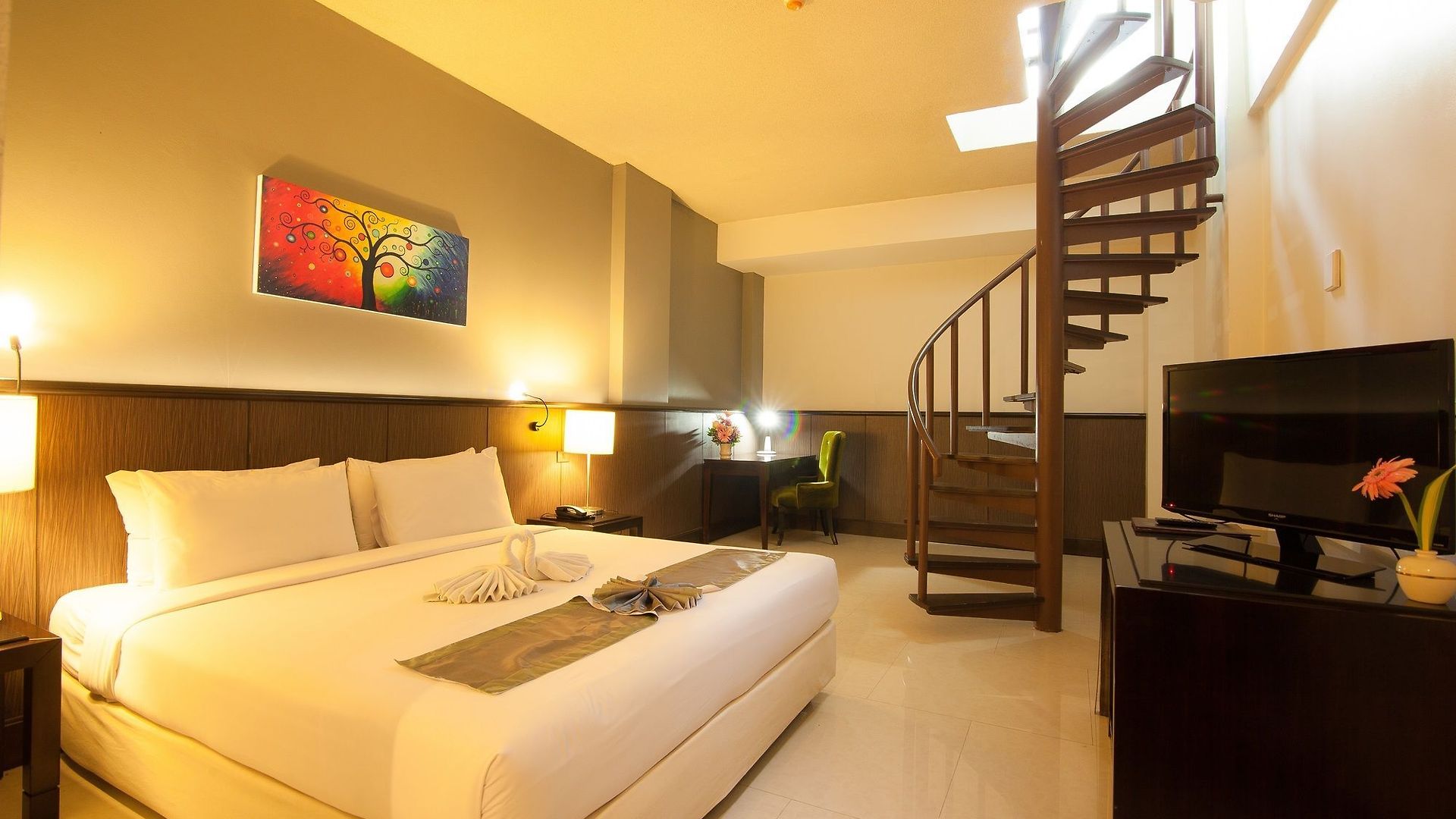 Woraburi & โรงแรม 4*