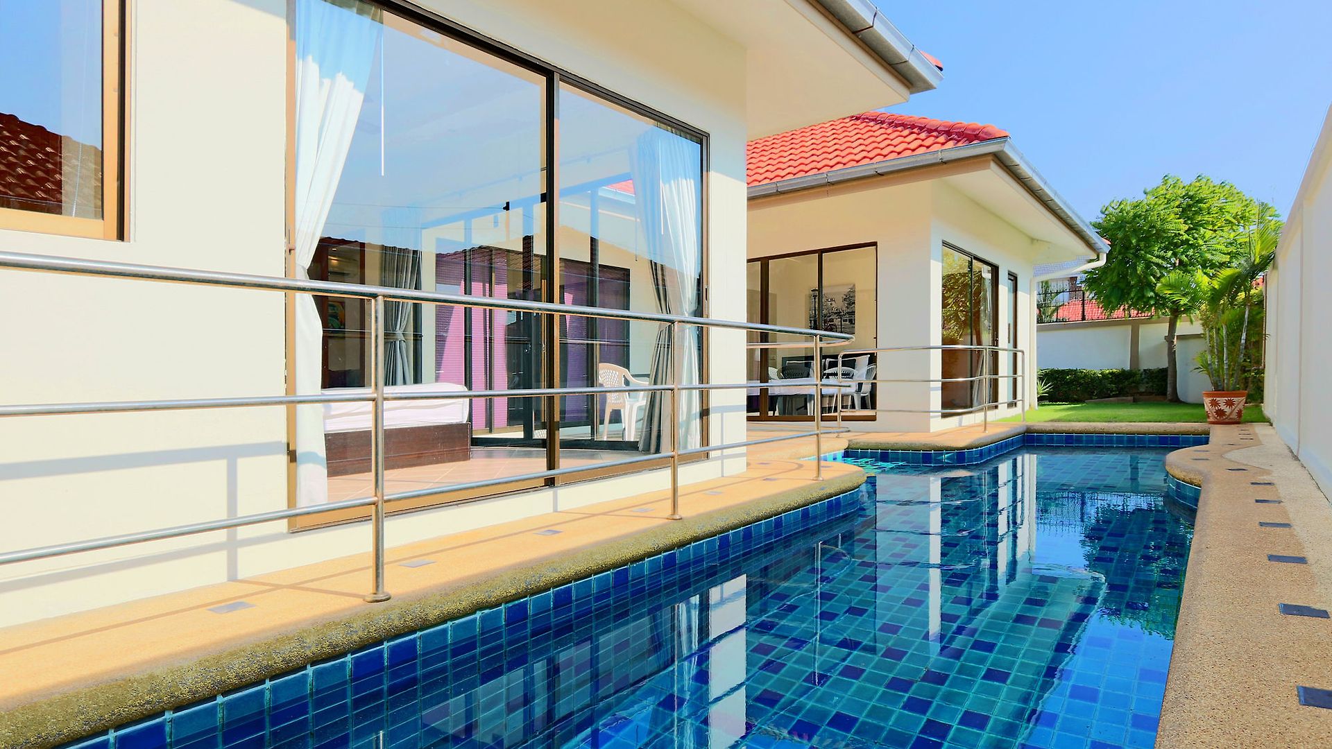 Avoca Pool Pattaya