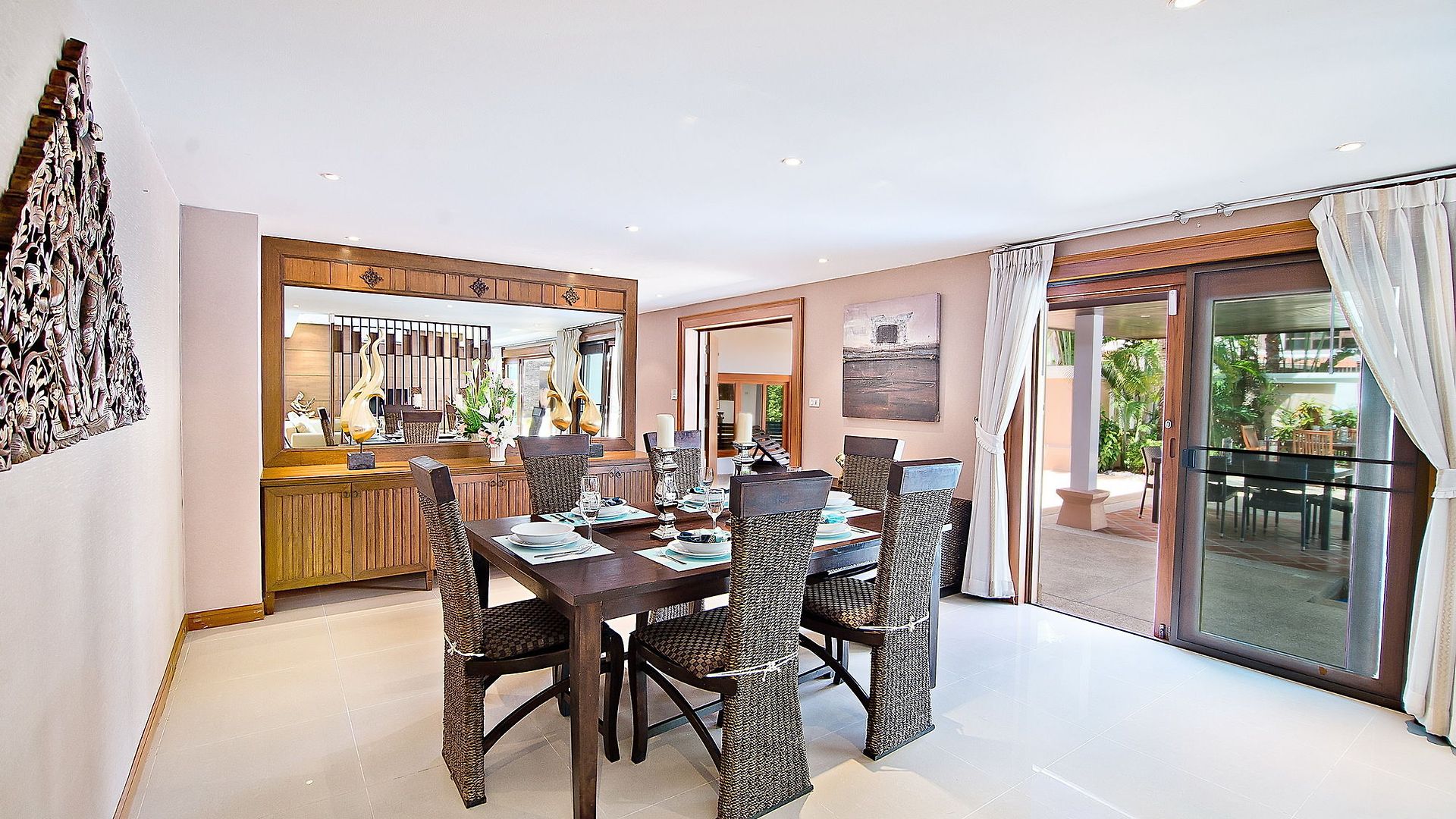 Tropicana Pool โรงแรม Pattaya
