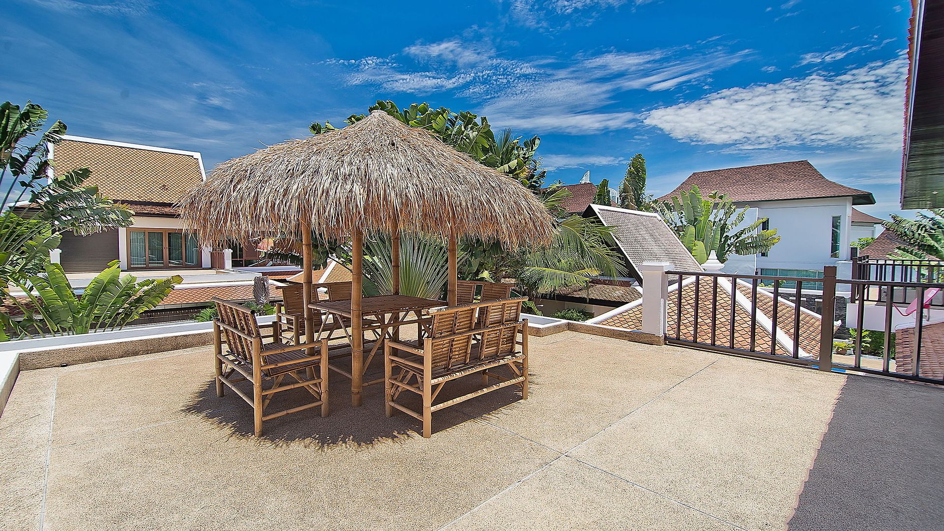 โรงแรม Tropicana Pool