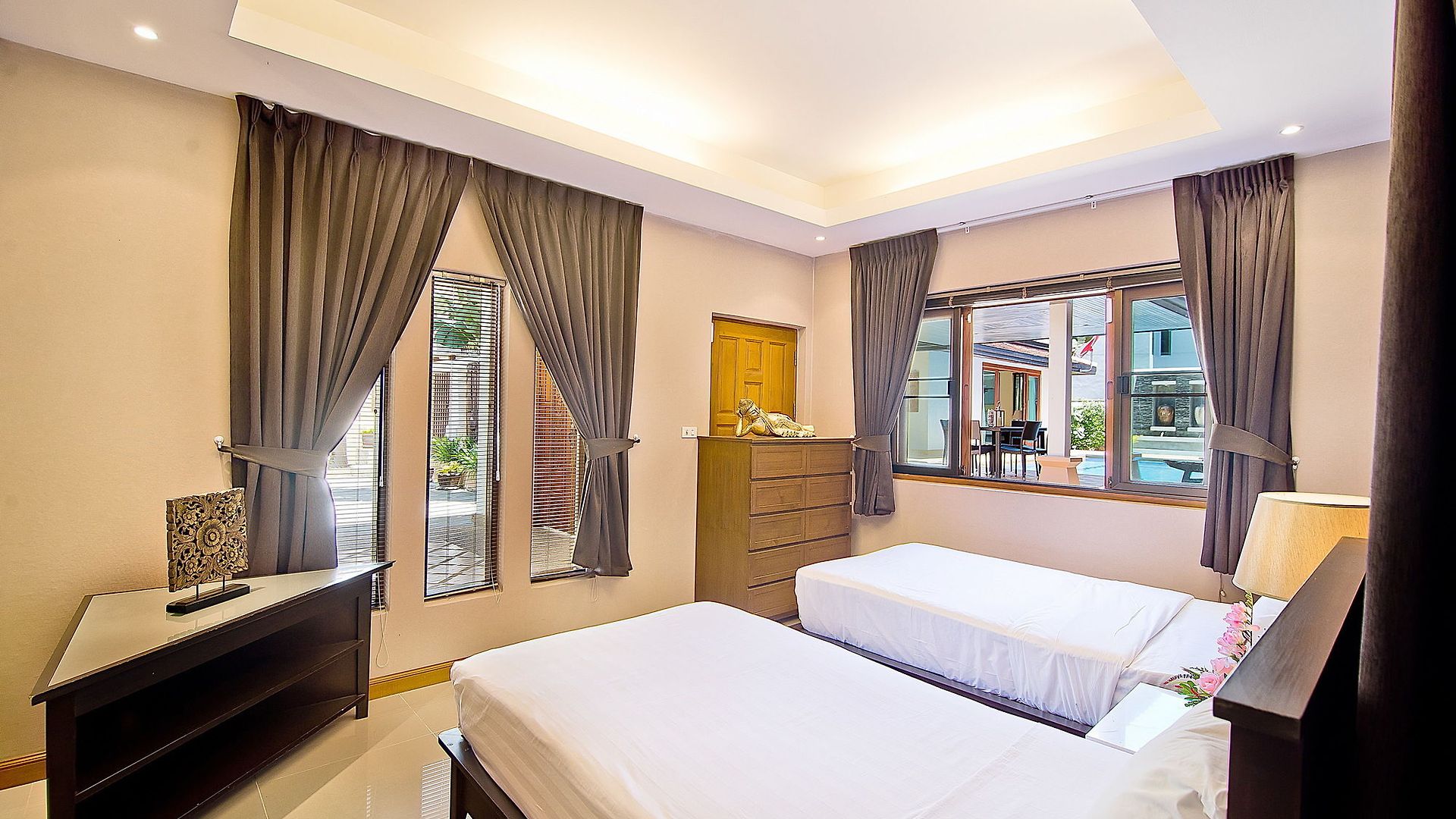 โรงแรม Tropicana Pool *