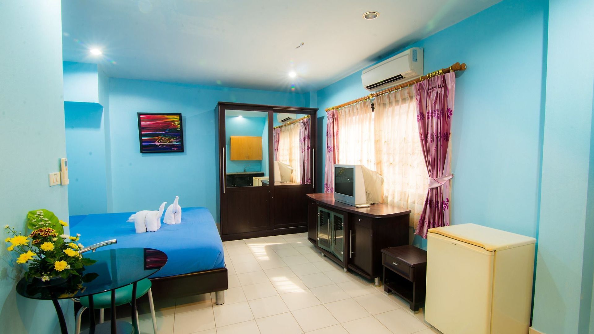 โรงแรม De