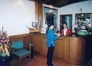 โรงแรม จอมเทียนโบ๊ทเฮ้าส์