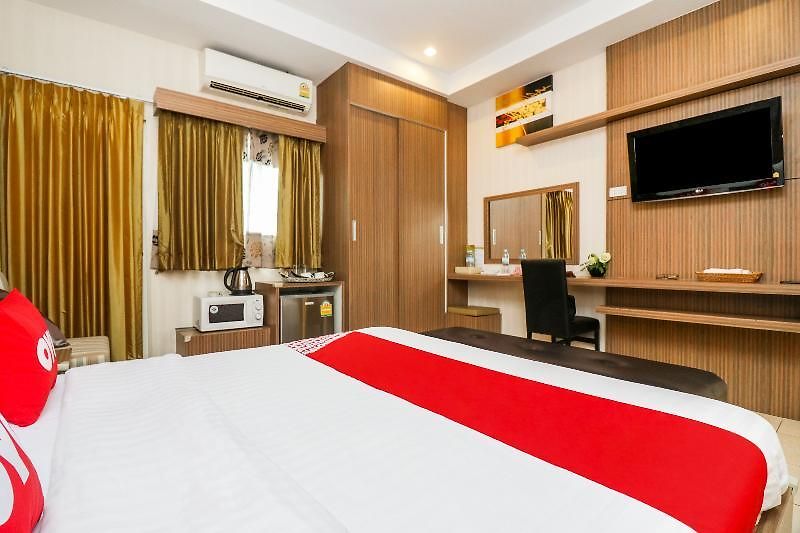 โรงแรม Oyo 146 Rivana Boutique By Sandara Pattaya