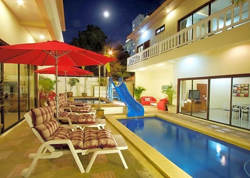 โรงแรม Avoca Pool