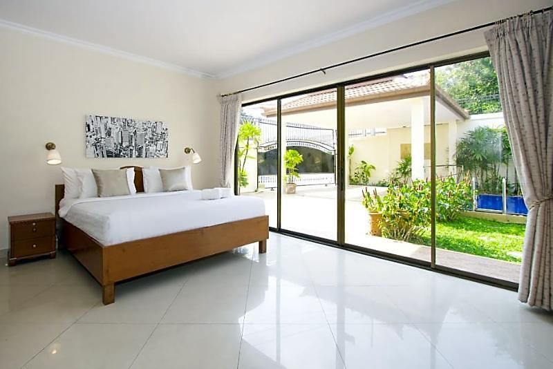 โรงแรม Avoca Pool 3*