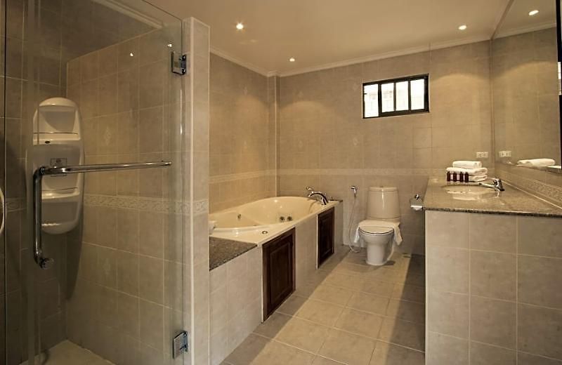 โรงแรม Avoca Pool 3*
