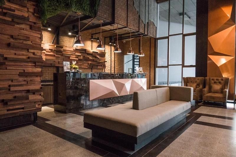 Hotel Surestay By Western T Pattaya